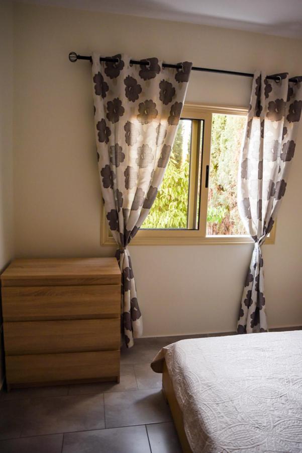 Beautiful Apartment Near The Sea And A Large Private Garden Пафос Екстериор снимка