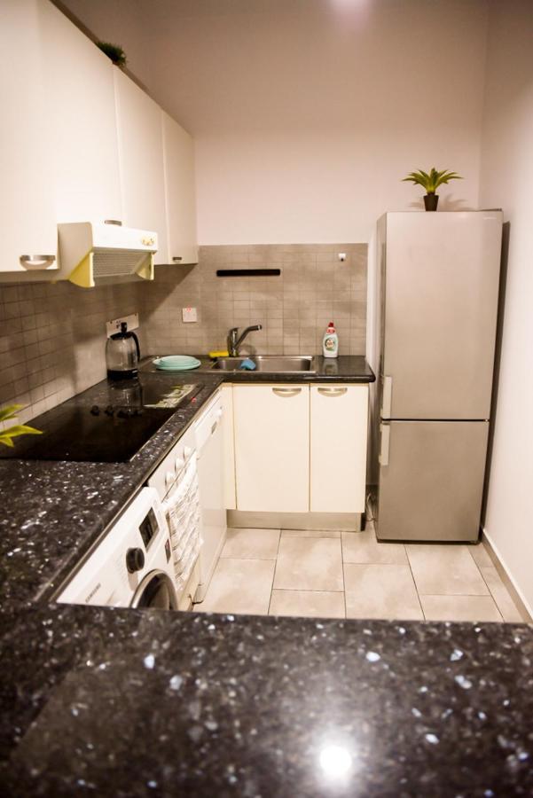 Beautiful Apartment Near The Sea And A Large Private Garden Пафос Екстериор снимка