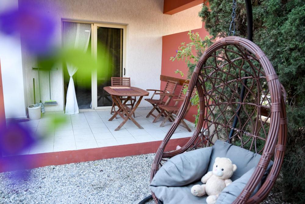 Beautiful Apartment Near The Sea And A Large Private Garden Пафос Екстериор снимка
