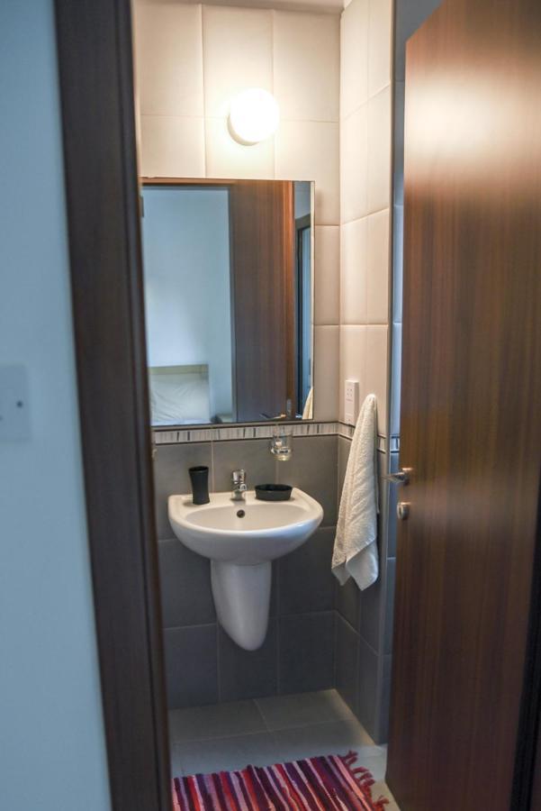 Beautiful Apartment Near The Sea And A Large Private Garden Пафос Екстериор снимка