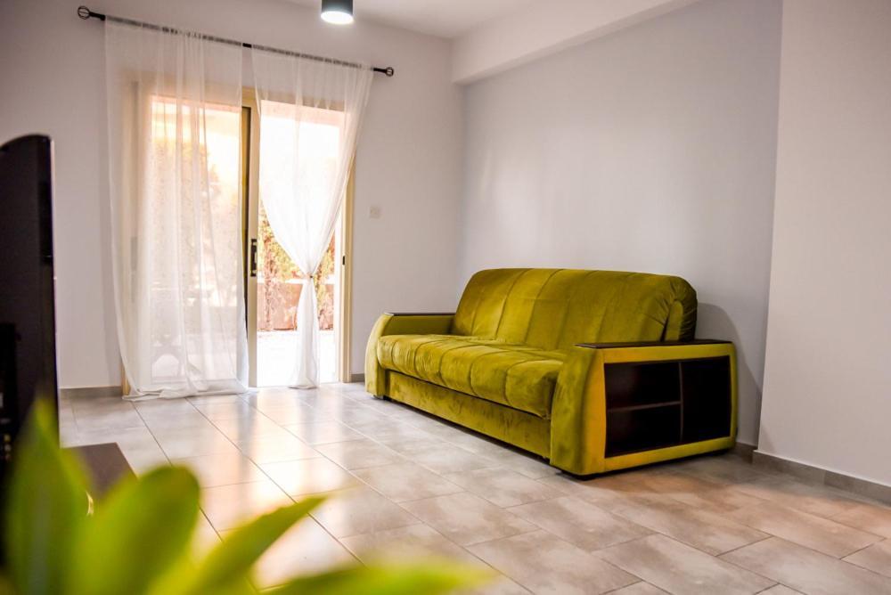 Beautiful Apartment Near The Sea And A Large Private Garden Пафос Екстериор снимка