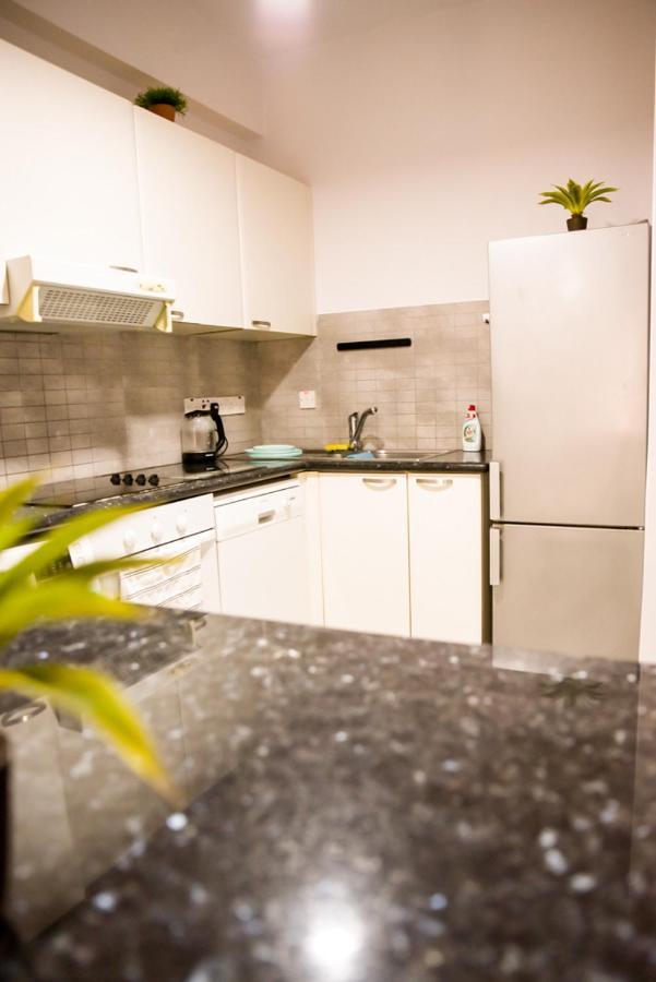 Beautiful Apartment Near The Sea And A Large Private Garden Пафос Екстериор снимка
