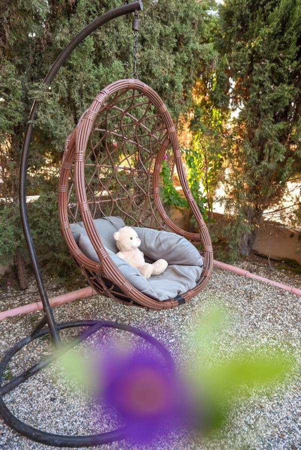 Beautiful Apartment Near The Sea And A Large Private Garden Пафос Екстериор снимка