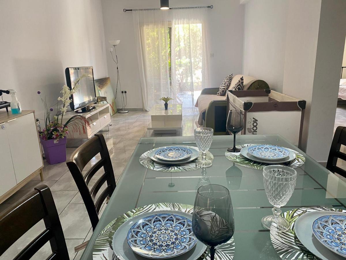 Beautiful Apartment Near The Sea And A Large Private Garden Пафос Екстериор снимка