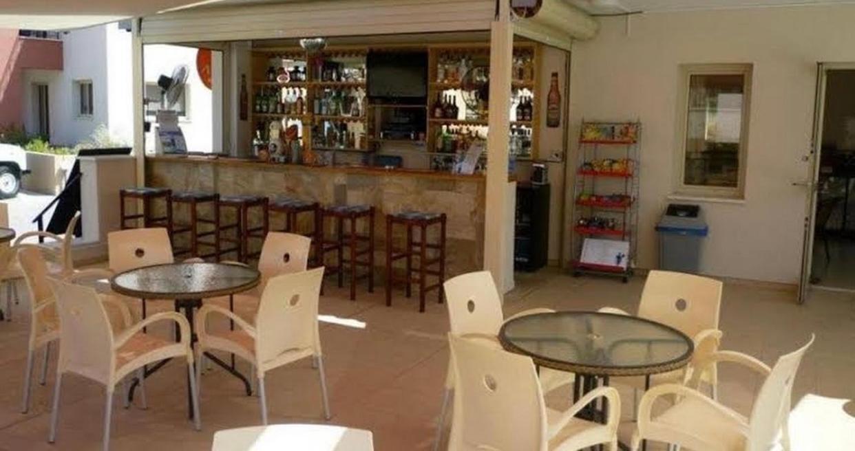Beautiful Apartment Near The Sea And A Large Private Garden Пафос Екстериор снимка