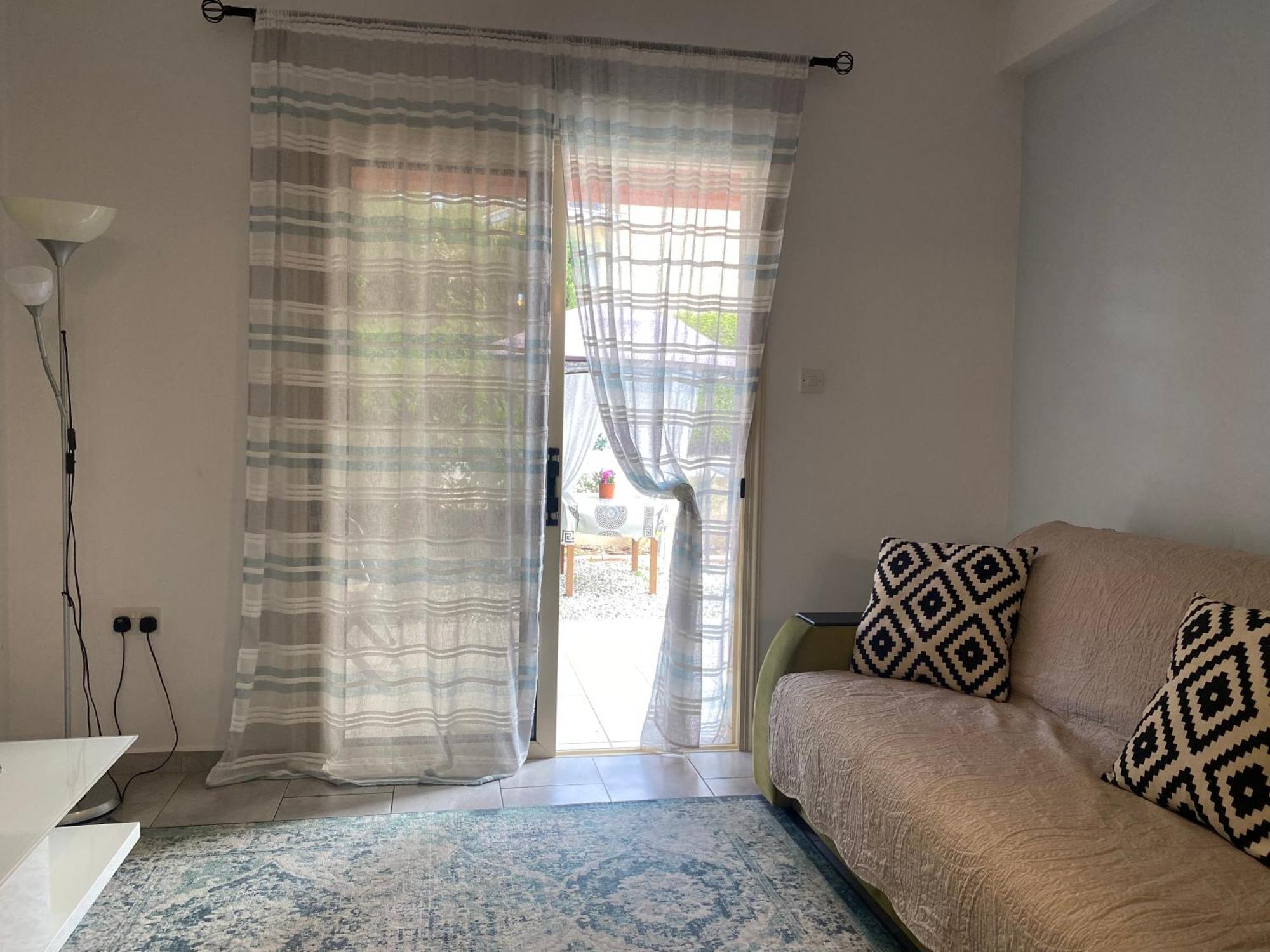Beautiful Apartment Near The Sea And A Large Private Garden Пафос Екстериор снимка
